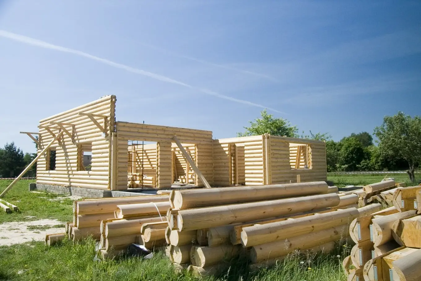 budowa drewnianego domu